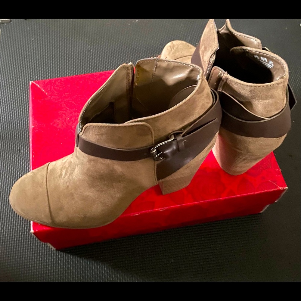 Carlos Santana Harvest Boots. Size 8.5